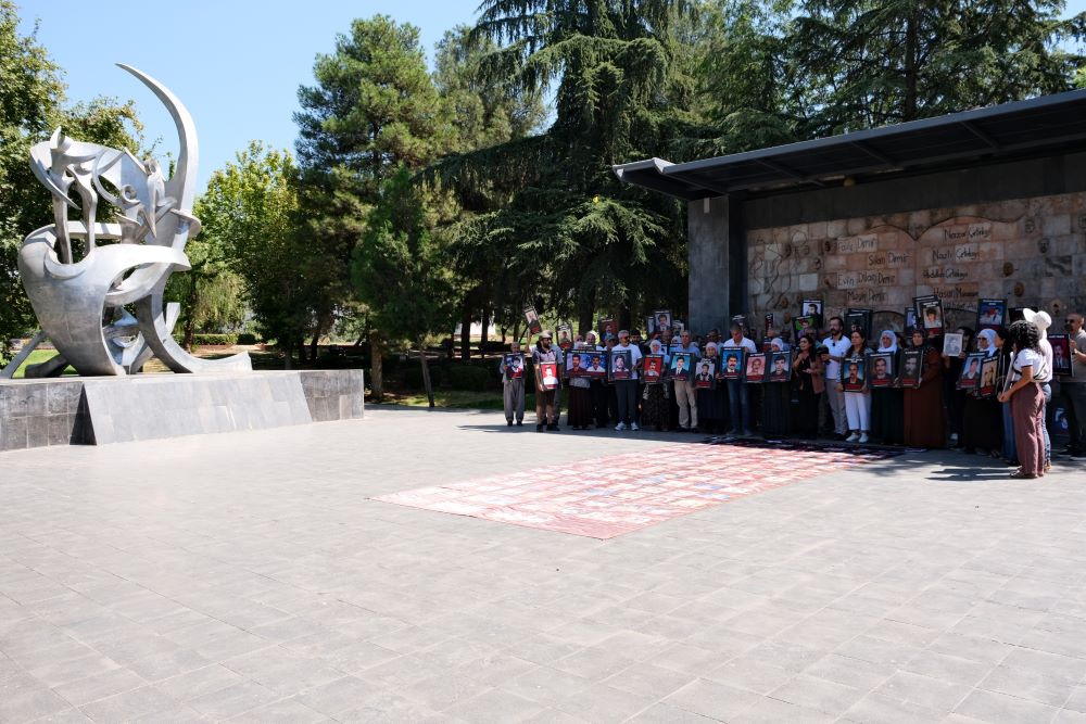 865. HAFTA: KAYIP YAKINLARI MEHMET SİNCAR İÇİN ADALET İSTEDİ