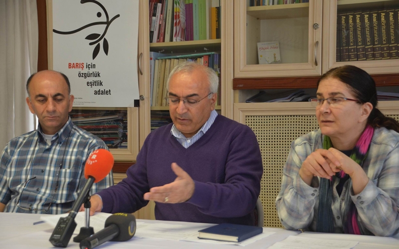 İHD: HDP'ye 24 saldırı gerçekleştirildi 