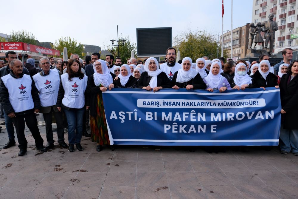 İNSAN HAKLARI HAFTASI: YÜRÜYÜŞ VE 63 KURUMDAN ORTAK AÇIKLAMA