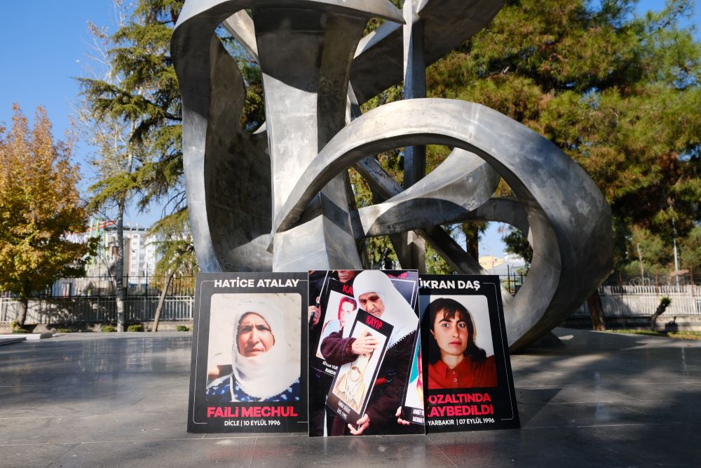 876. HAFTA: FAİLİ MEÇHUL VE ZORLA KAYBEDİLEN KADINLARIN AKIBETİ SORULDU