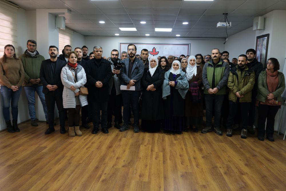 TÜRKİYE VE DÜNYA KAMUOYUNU BARIŞA SES VERMEYE, İNSANLIĞA SAHİP ÇIKMAYA DAVET EDİYORUZ