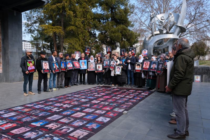 Kayıp Yakınları 838. Hafta Eylemi: Cüneyt Aydınlar’ın akıbeti Soruldu