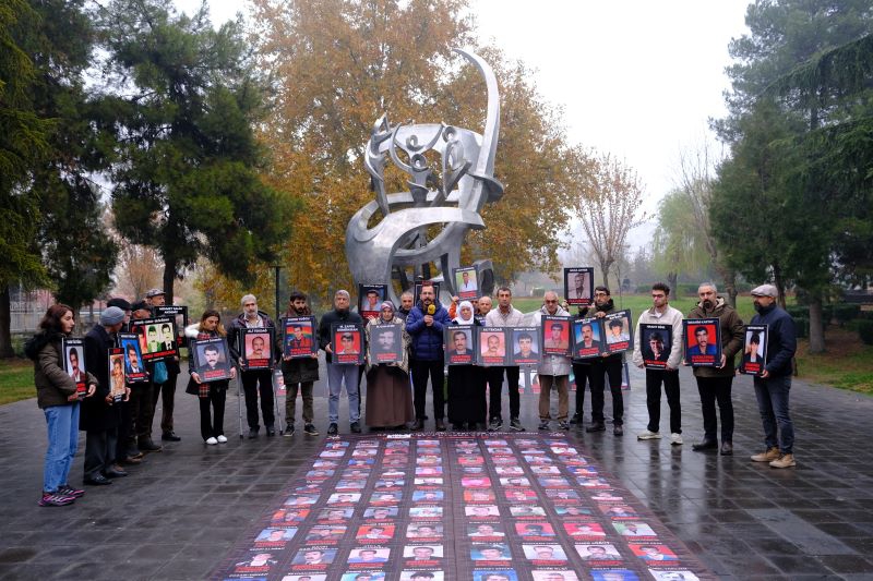 Kayıp Yakınları 826. Hafta Eylemi: Ender Toğcu’nun akıbeti soruldu