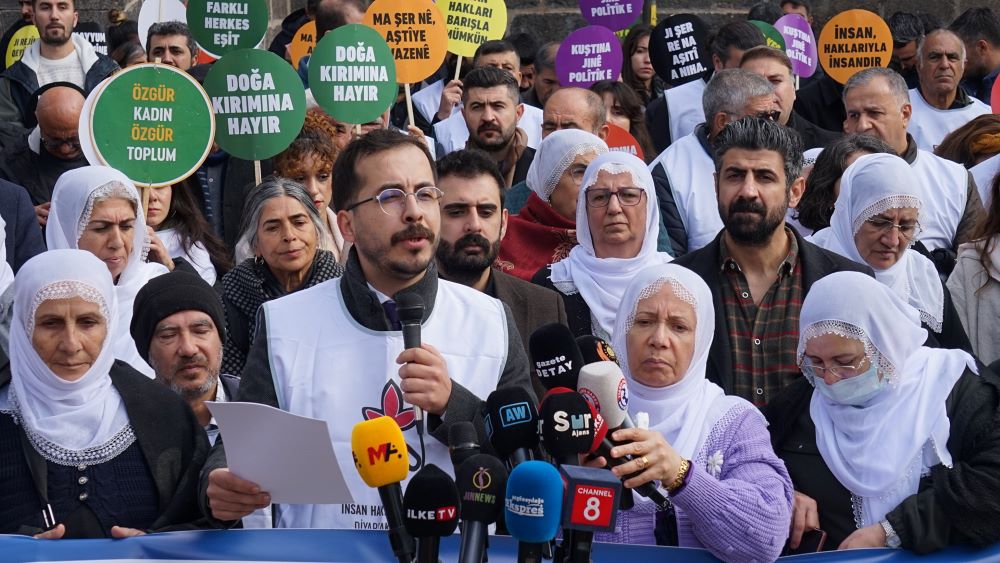 İNSAN HAKLARI HAFTASI: YÜRÜYÜŞ VE 63 KURUMDAN ORTAK AÇIKLAMA